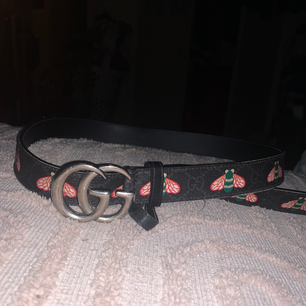 Gucci size 32 belt